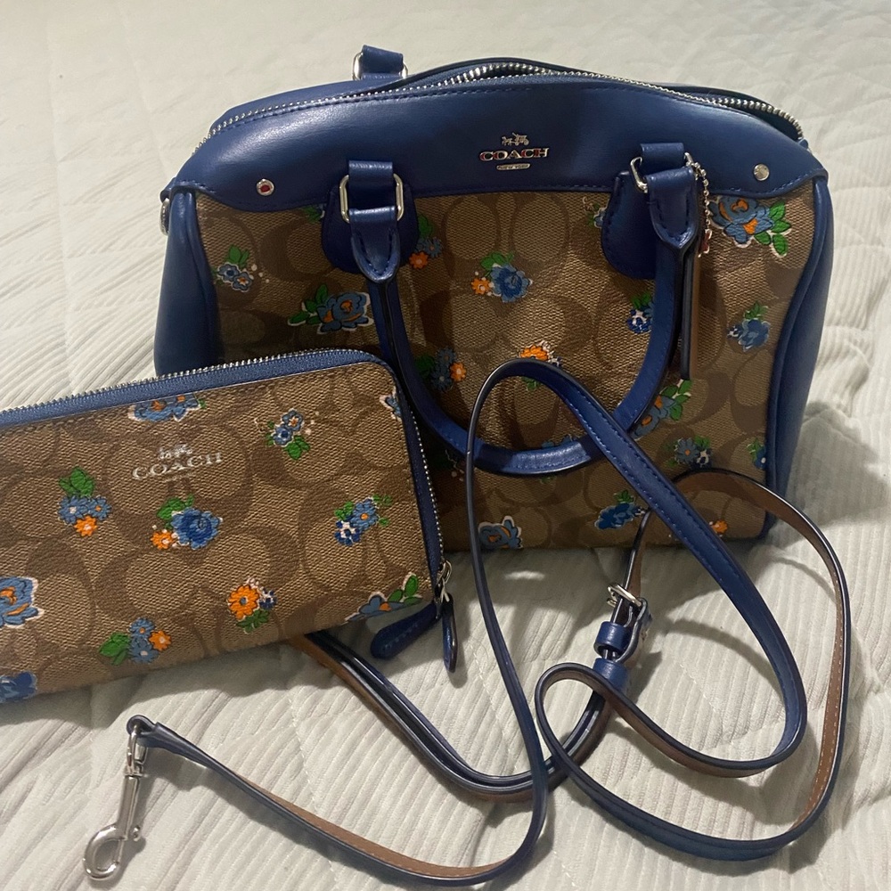 Coach purse with matching wallet